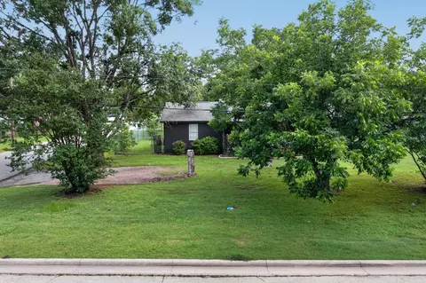 Exterior - 701 E Brin St, Terrell, TX 75160 photo 7 of 7