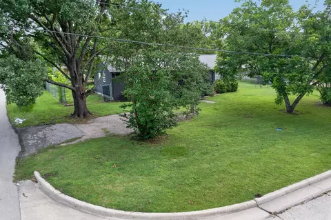 Exterior - 701 E Brin St, Terrell, TX 75160 photo 5 of 7