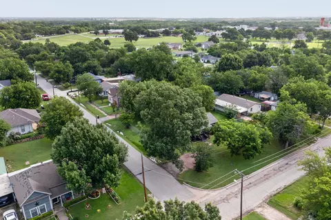 View/Area - 701 E Brin St, Terrell, TX 75160 photo 1 of 7