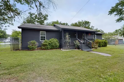 Exterior - 701 E Brin St, Terrell, TX 75160 photo 2 of 7