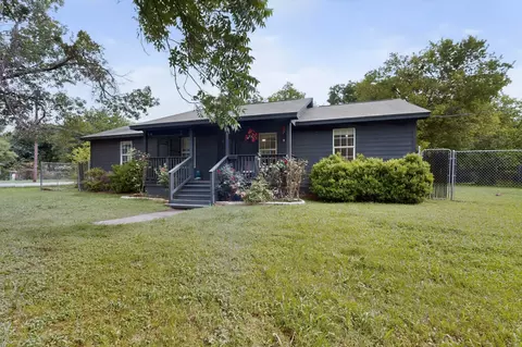 Exterior - 701 E Brin St, Terrell, TX 75160 photo 3 of 7