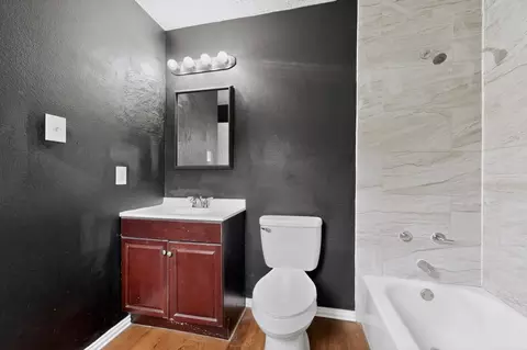 Bath - 701 E Brin St, Terrell, TX 75160 photo 2 of 4