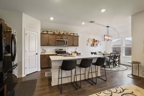 1206 Honeysuckle Dr, Royse City, TX 75189