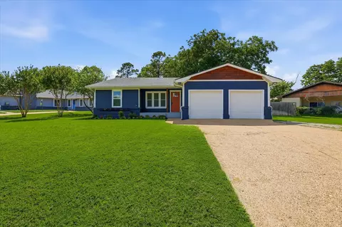 401 W Hillcrest St, Keene, TX 76059