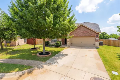 1365 Broadmoor Dr, Burleson, TX 76028