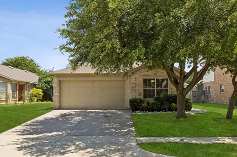 1116 Cottonwood Dr, Crowley, TX 76036