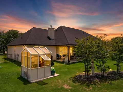 161 Helton Dr, Granbury, TX 76049