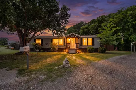 5800 Archery Ct, Granbury, TX 76048