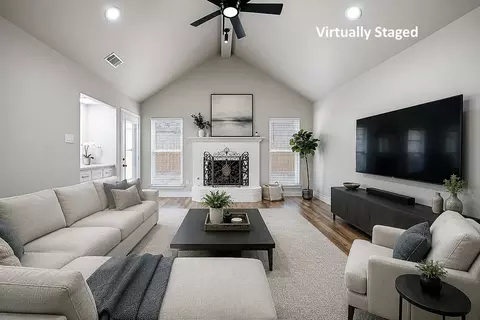 2831 Silverspring Rd, Carrollton, TX 75006
