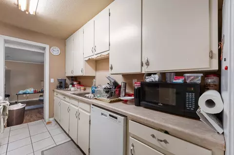 Kitchen - 1601 Mcanear St, Cleburne, TX 76033 photo 2 of 2