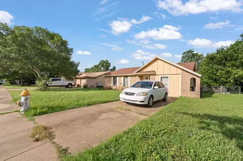 Exterior - 1601 Mcanear St, Cleburne, TX 76033 photo 3 of 5