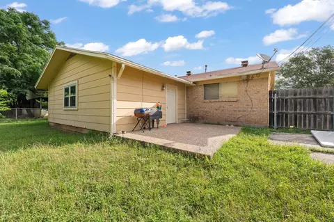 Exterior - 1601 Mcanear St, Cleburne, TX 76033 photo 4 of 5