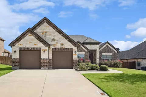707 Chaparral Rd, Sanger, TX 76266