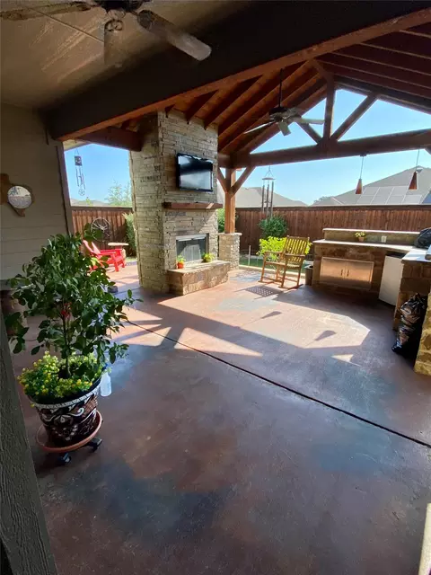 279 Marina Dr, Azle, TX 76020