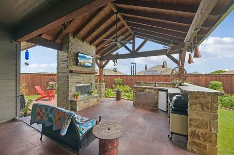 279 Marina Dr, Azle, TX 76020