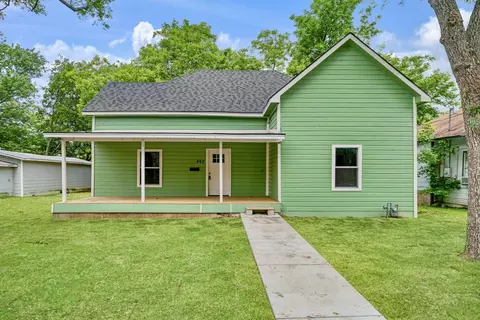 562 SW 1st, Paris, TX 75460