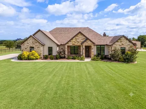 6913 Veal Station Rd, Weatherford, TX 76085