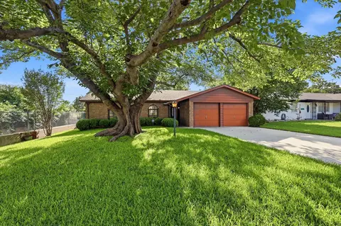 6325 Stardust Dr, Watauga, TX 76148