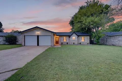 1547 Oakbrook St, Lancaster, TX 75134