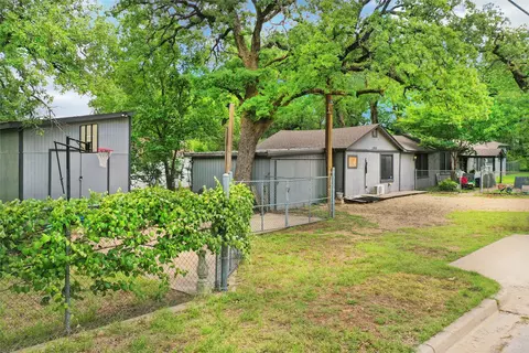 7616 Osage Trl, Lake Worth, TX 76135