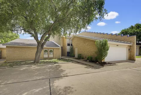 3703 Hulen Park Dr, Fort Worth, TX 76109