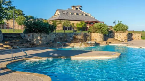 6009 Montrose Ct E, Cleburne, TX 76033