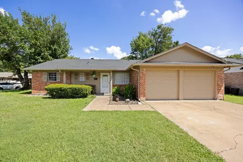 401 Langley Ave, Everman, TX 76140