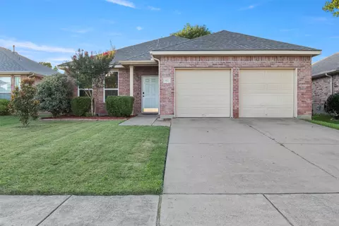 2832 Westover Dr, Grand Prairie, TX 75052