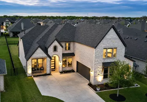 386 Paddle Boat Dr, Granbury, TX 76049