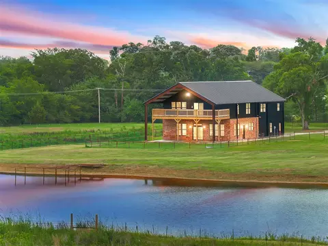 412 Vz County Road 1413, Van, TX 75790