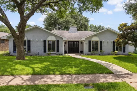 7830 La Sobrina Dr, Dallas, TX 75248