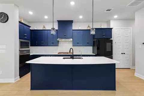 Kitchen - 1047 Harmony Trl, Argyle, TX 76226 photo 1 of 3