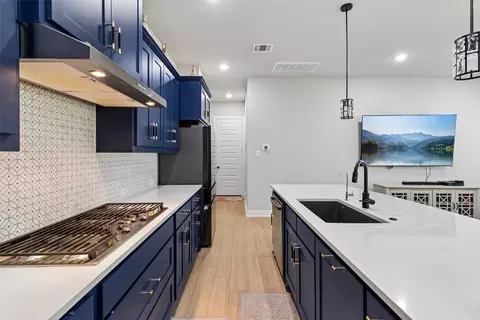 Kitchen - 1047 Harmony Trl, Argyle, TX 76226 photo 3 of 3