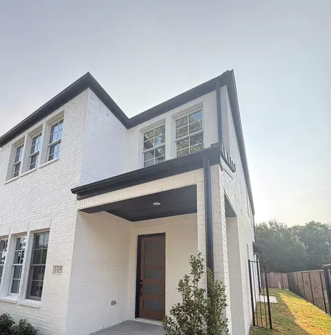 105 Magnolia Ln, Westworth Village, TX 76114