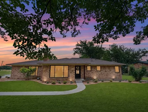 1289 S Waco St, Van Alstyne, TX 75495