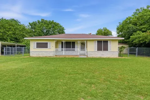 108 Sandra Dr, Azle, TX 76020