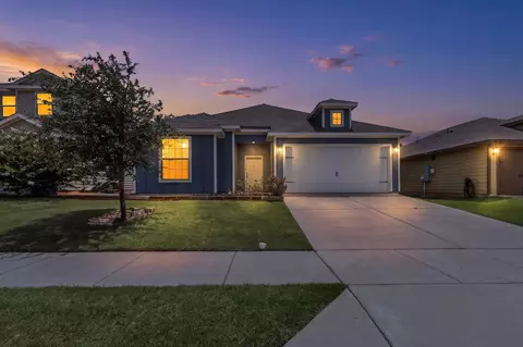 8228 Smokey Creek Pass, Fort Worth, TX 76179