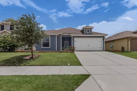 8228 Smokey Creek Pass, Fort Worth, TX 76179