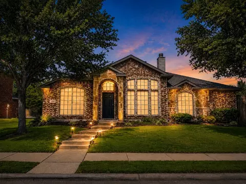 1050 Hidden Lakes Way, Rockwall, TX 75087