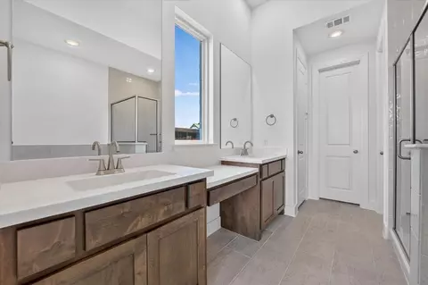 Bath - 1609 Buscot Ln, Haslet, TX 76052 photo 1 of 2