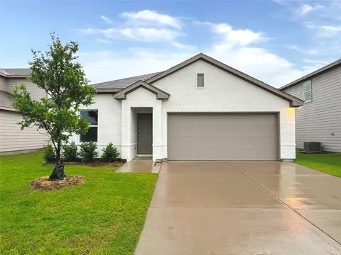 108 Goel St, Greenville, TX 75402