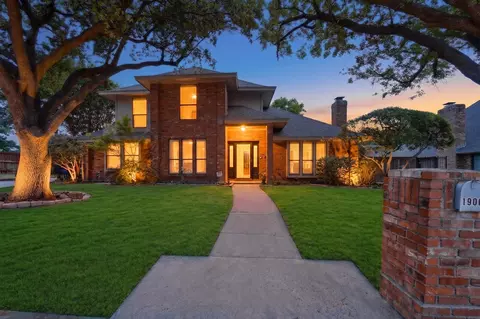 1900 Thames Dr, Arlington, TX 76017