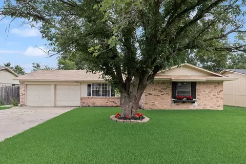 1621 Lee St, Kaufman, TX 75142