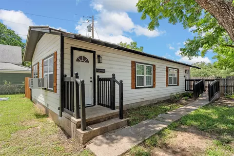 1103 E Leon St, Gatesville, TX 76528