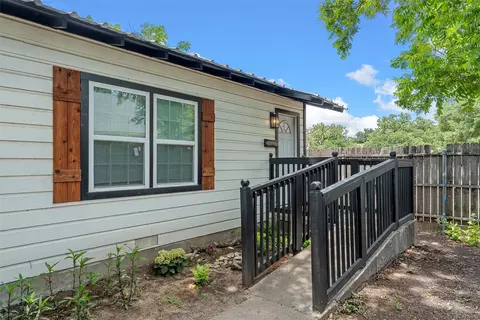 1103 E Leon St, Gatesville, TX 76528