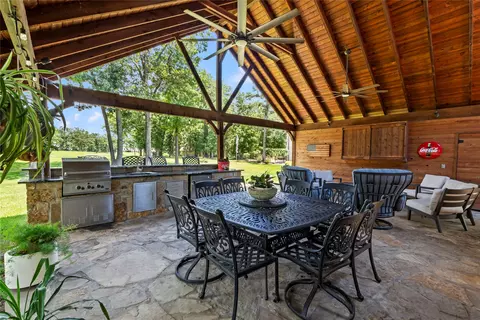 301 Saint Andrews Dr, Mabank, TX 75156