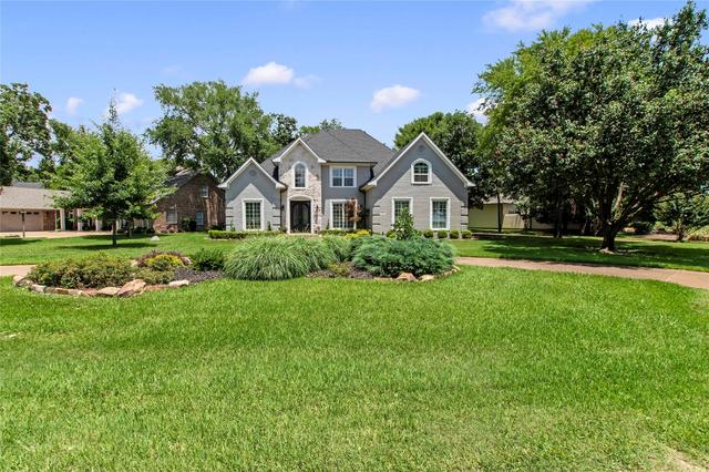 301 Saint Andrews Dr, Mabank, TX 75156