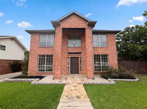 815 Ramblewood Dr, Lewisville, TX 75067