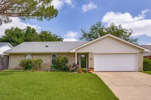 2817 Elk Grove Rd, Carrollton, TX 75007