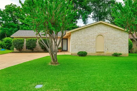2604 Buffalo Dr, Arlington, TX 76013